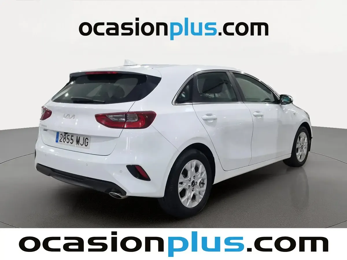 Usado Kia Ceed 136 CV (100 kW) 2023 Blanco Utilitario
