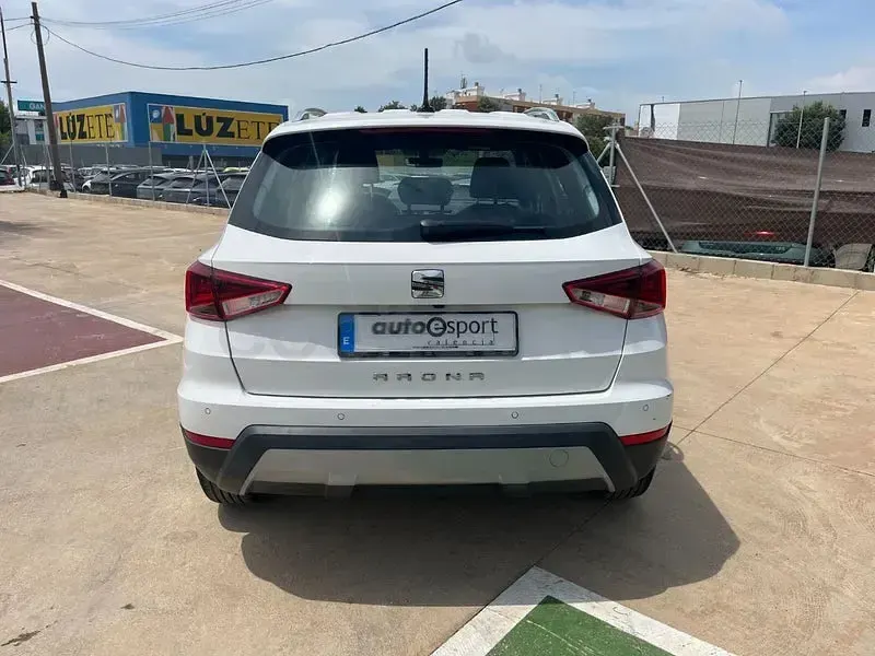 Usado Seat Arona XCELLENCE 110 CV (80 kW) 2021 Blanco SUV