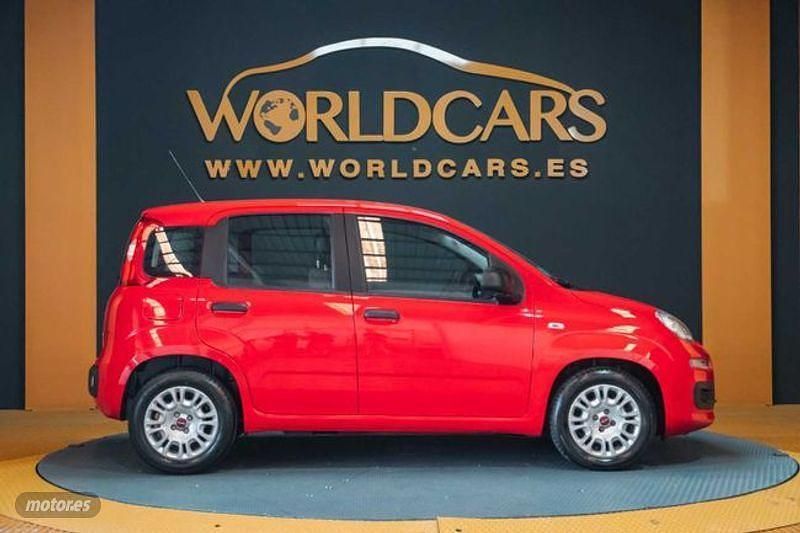 Usado Fiat Panda 69 CV (50 kW) 2022 Rojo Berlina