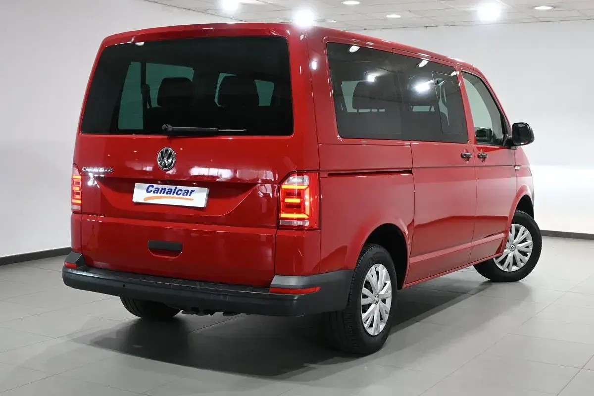 Usado VW Caravelle 150 CV (110 kW) 2019 Rojo Van