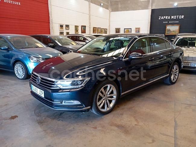 Azul Usado 2017 VW Passat Advance Berlina | 14.100 € (Un poco caro) - Imagen 1/4