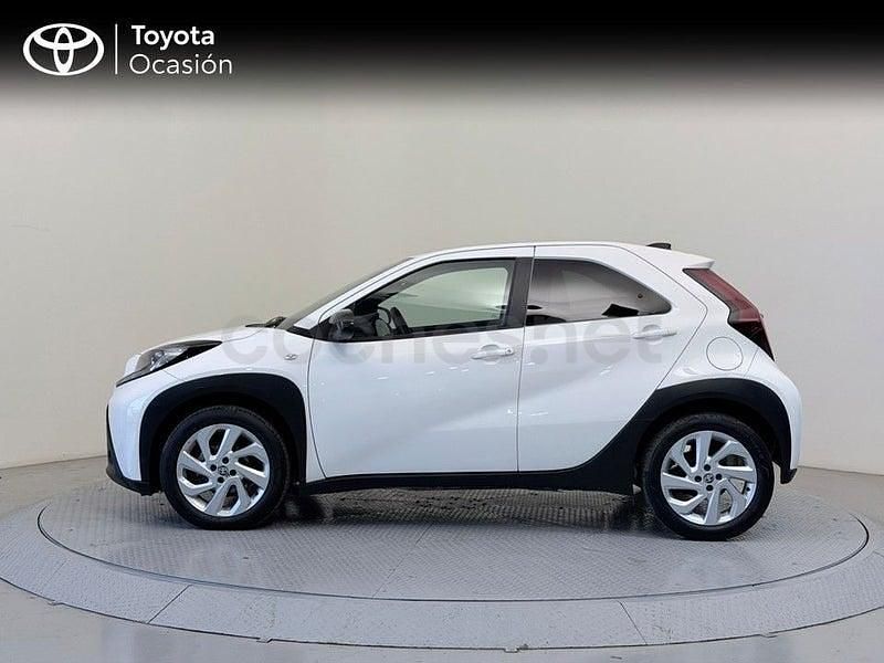 Usado Toyota Aygo X Play 72 CV (52 kW) 2025 Blanco SUV