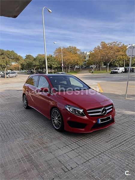 Usado Mercedes B200 156 CV (114 kW) 2019 Rojo Monovolumen