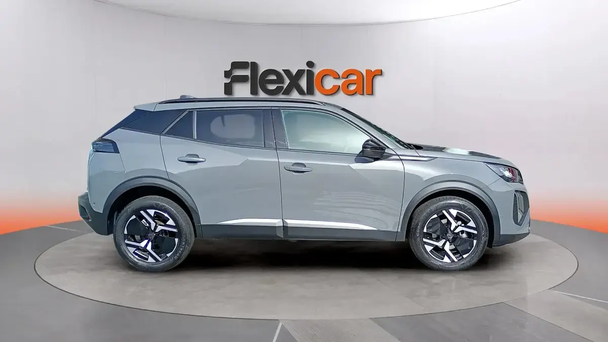 Usado Peugeot 2008 Allure 101 CV (74 kW) 2025 Gris SUV