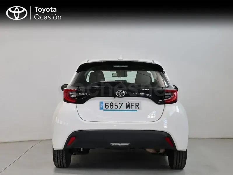 Usado Toyota Yaris 125 CV (91 kW) 2023 Blanco Utilitario