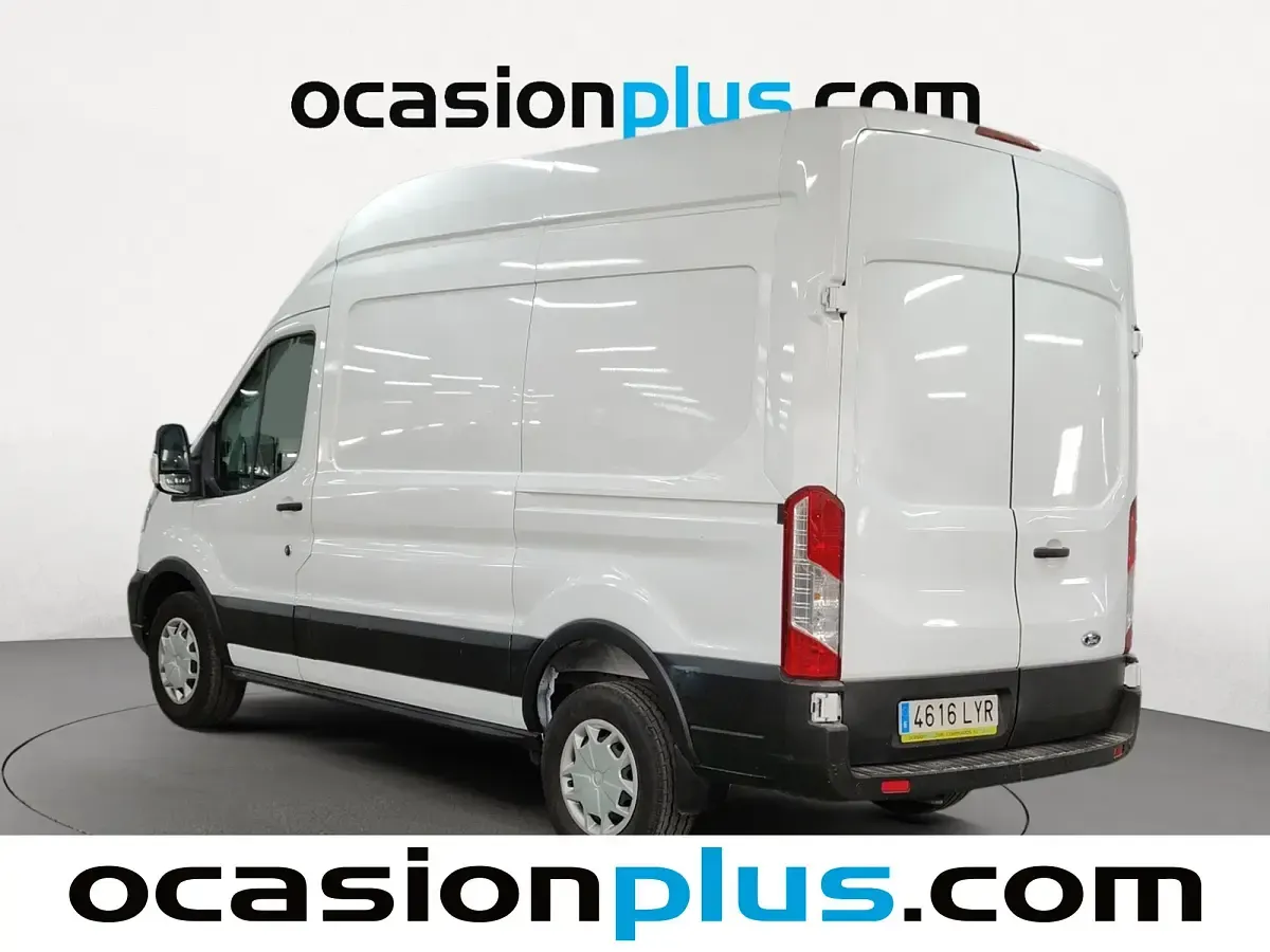 Usado Ford Transit Trend 130 CV (95 kW) 2022 Blanco Berlina