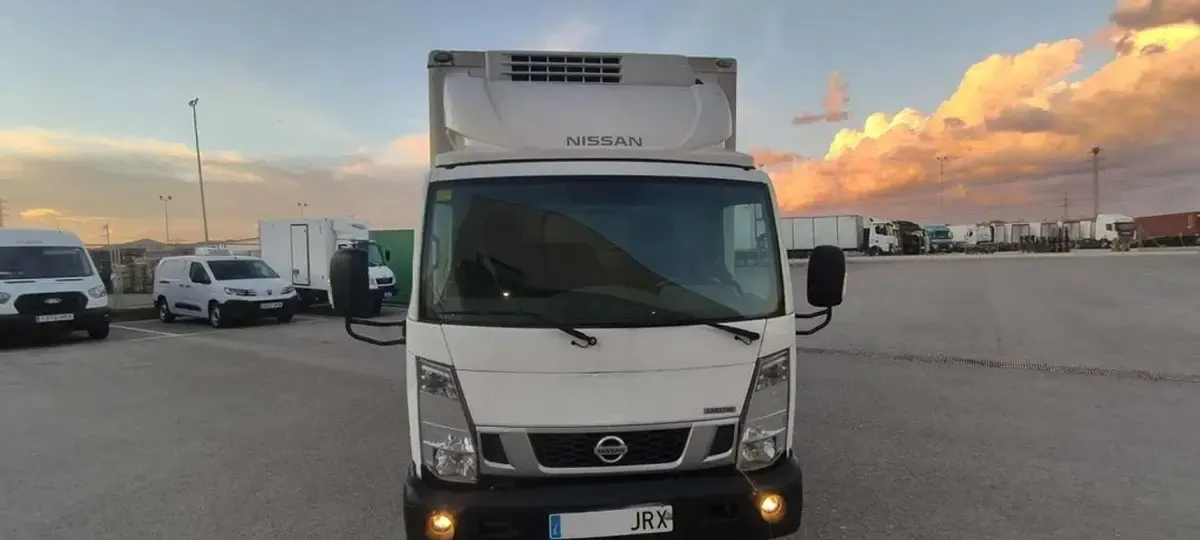 Usado Nissan Cabstar 141 CV (103 kW) 2016 Blanco Pickup/Camioneta