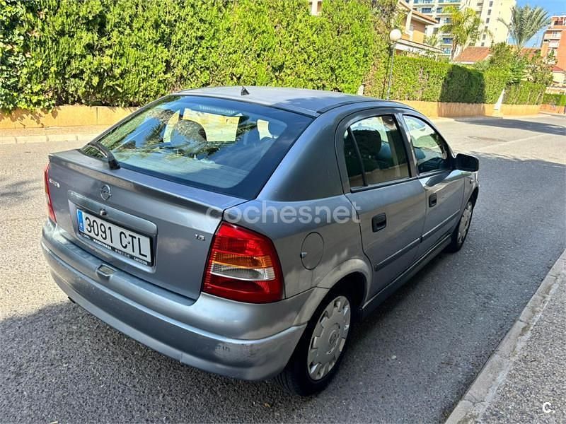 Gris / plata Usado 2004 Opel Astra Club Berlina | 1600 € (Super precio) - Imagen 1/4