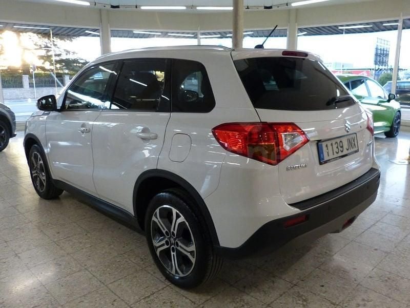 Usado Suzuki Vitara GLX 120 CV (88 kW) 2016 Blanco SUV