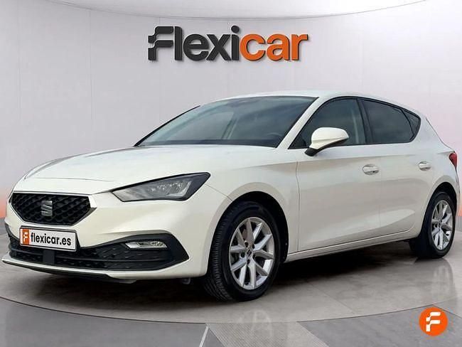Usado Seat Leon Style 115 CV (84 kW) 2021 Blanco Berlina