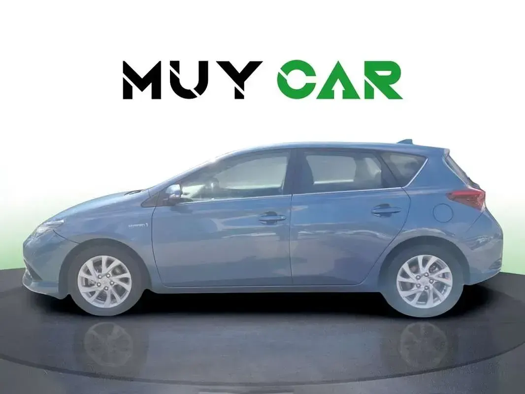 Usado Toyota Auris Hybrid Active 136 CV (100 kW) 2018 Azul Utilitario