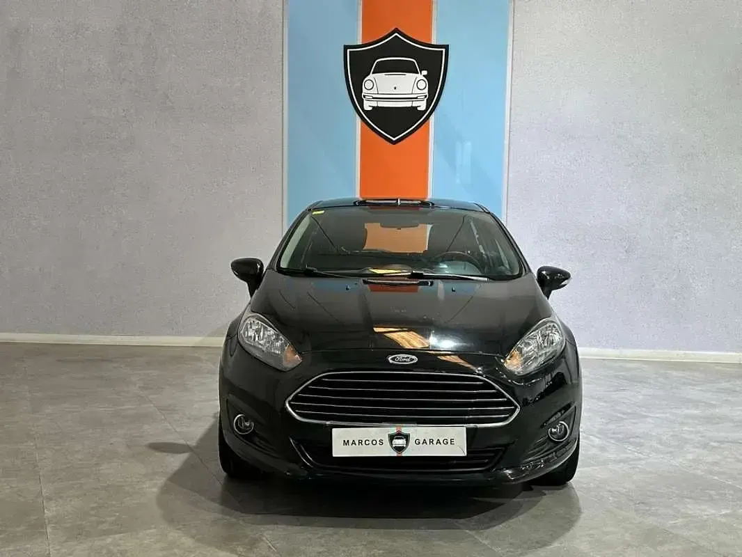 Usado Ford Fiesta Trend 75 CV (55 kW) 2014 Azul Utilitario