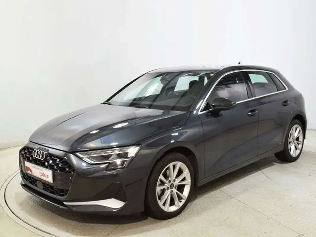 Usado Audi A3 Sportback Advanced 150 CV (110 kW) 2025 Gris Utilitario