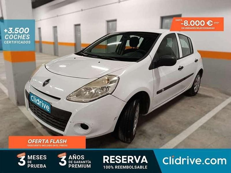 Usado Renault Clio IV Collection 75 CV (55 kW) 2013 Blanco Utilitario