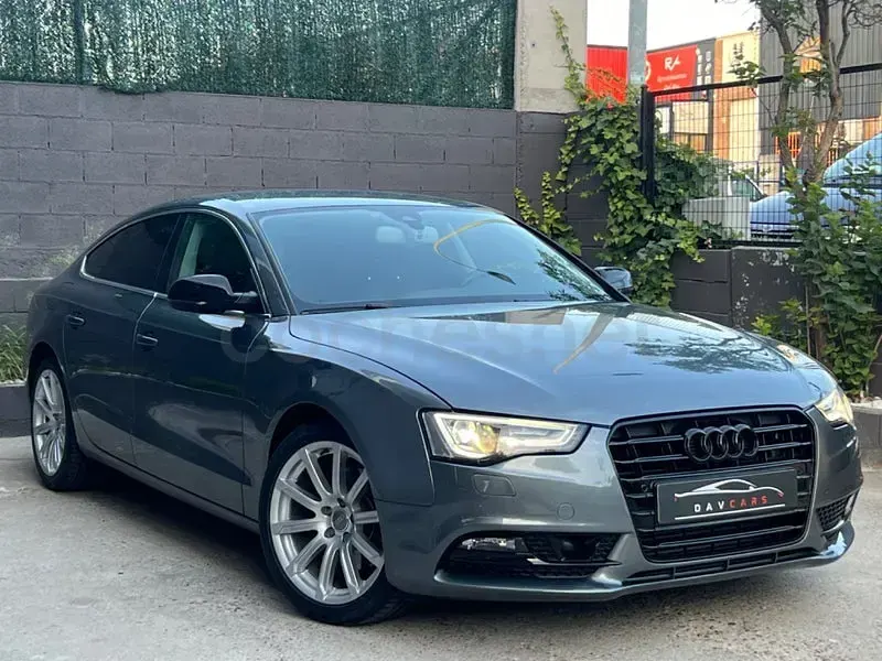 Usado Audi A5 Sportback 211 CV (155 kW) 2013 Azul Utilitario