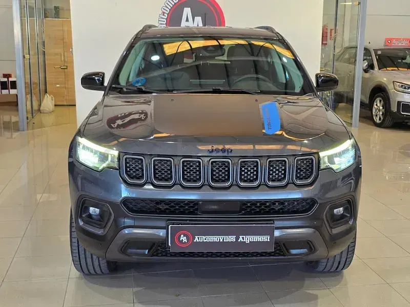 Usado Jeep Compass Trailhawk 241 CV (177 kW) 2022 Gris / plata SUV