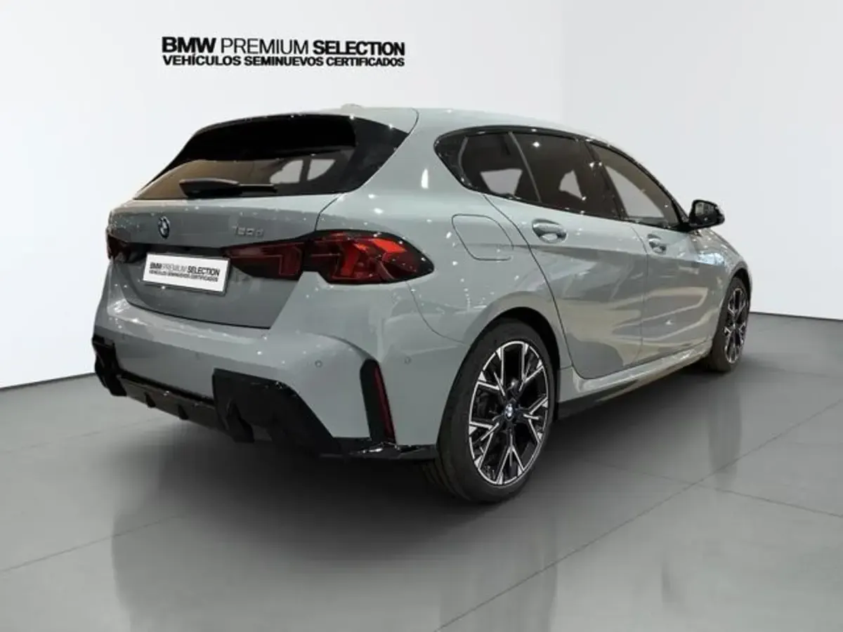 Usado BMW 120 Comfort Edition 163 CV (119 kW) 2025 Gris Utilitario