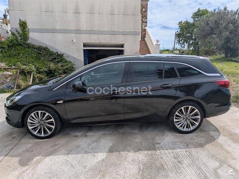 Usado Opel Astra Selective 136 CV (100 kW) 2019 Negro Familiar