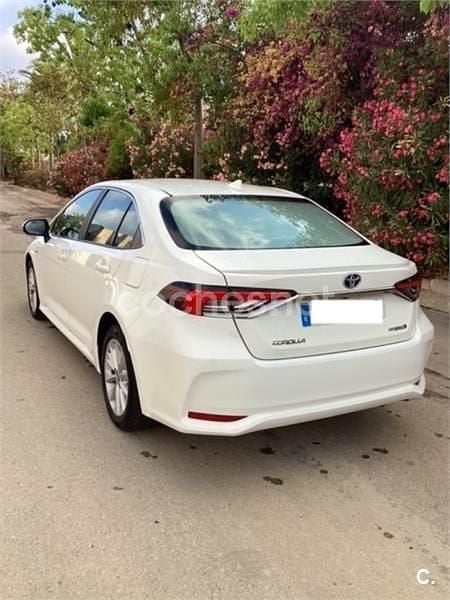 Usado Toyota Corolla Active 122 CV (89 kW) 2021 Blanco Berlina