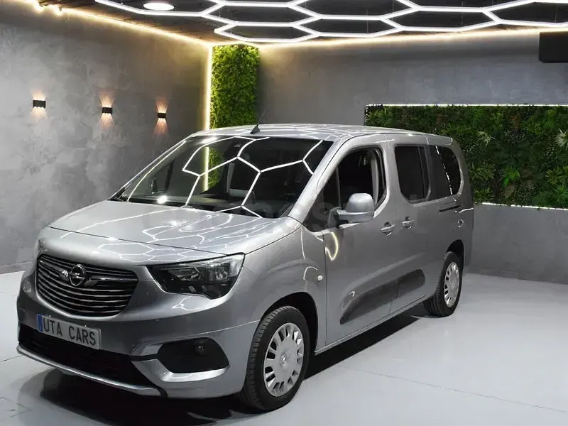 Usado Opel Combo Life Selective 131 CV (96 kW) 2019 Gris / plata Monovolumen
