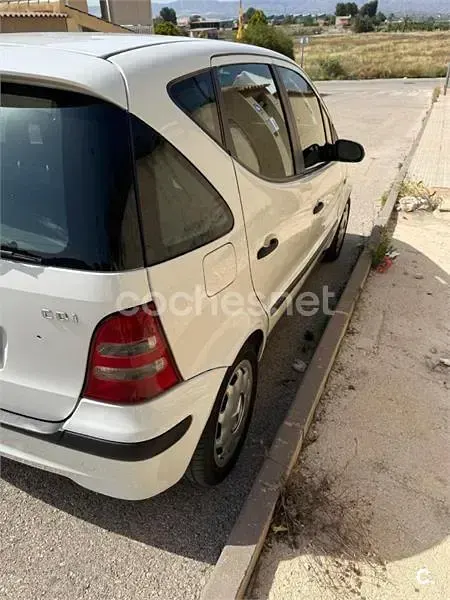 Usado Mercedes A170 Avantgarde 95 CV (69 kW) 2003 Blanco Monovolumen