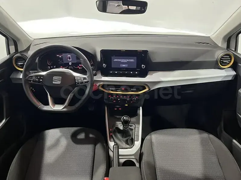 Usado Seat Arona Style 115 CV (84 kW) 2025 Blanco SUV
