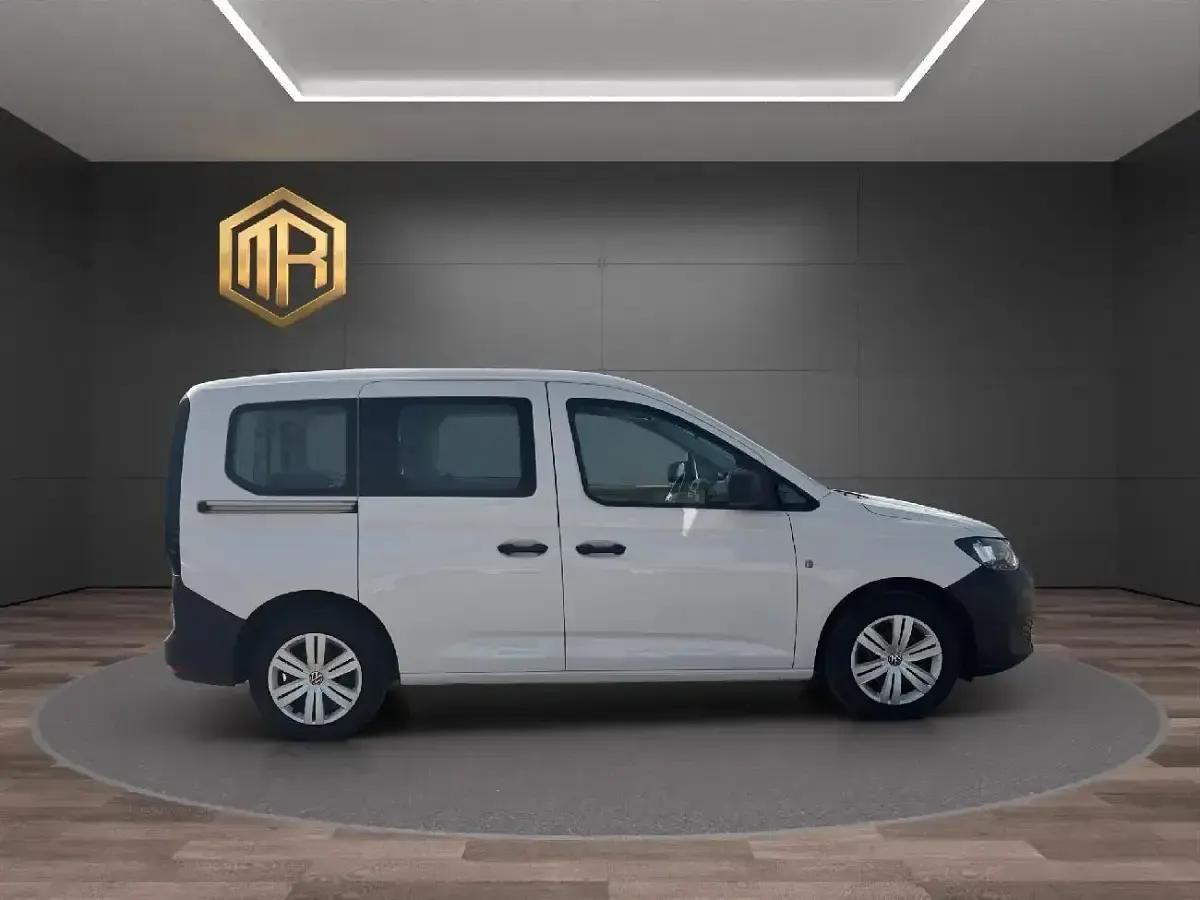 Usado VW Caddy 102 CV (75 kW) 2022 Blanco Monovolumen