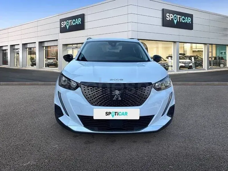 Usado Peugeot 2008 Allure 110 CV (80 kW) 2021 Blanco SUV