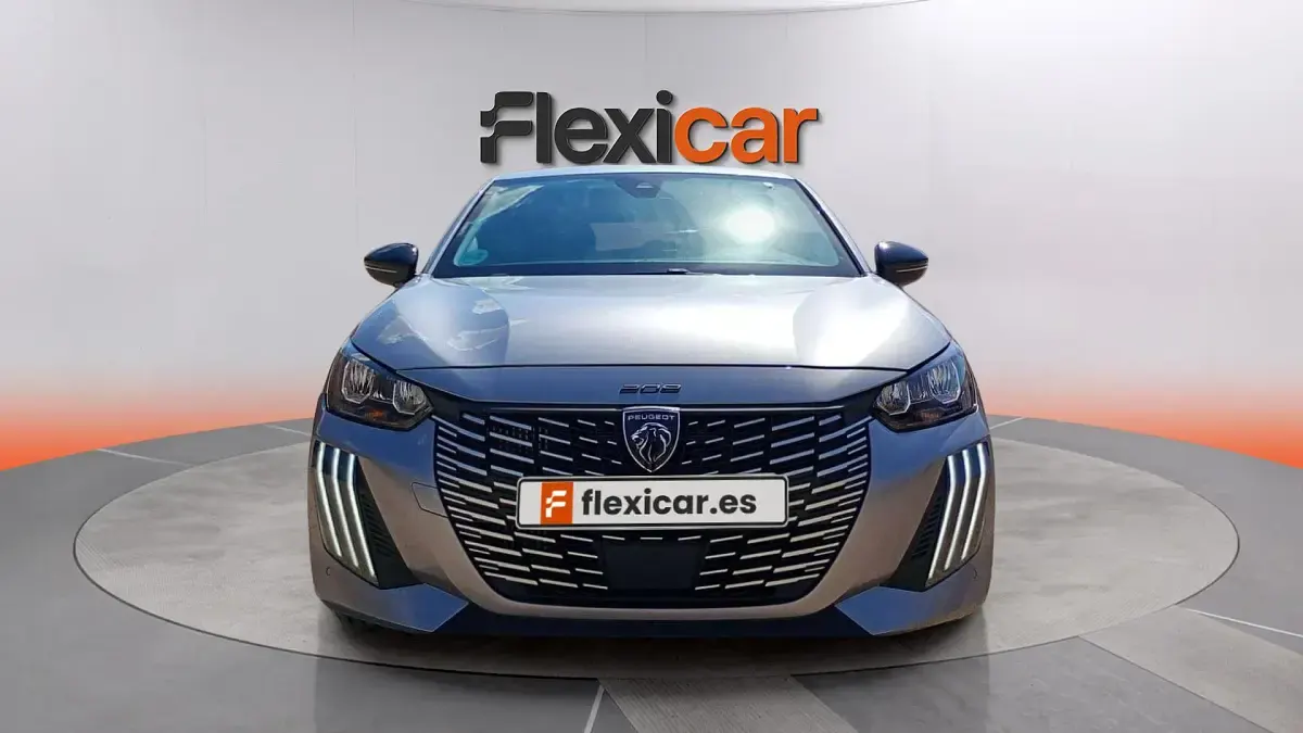 Usado Peugeot 208 Allure 101 CV (74 kW) 2025 Gris Utilitario