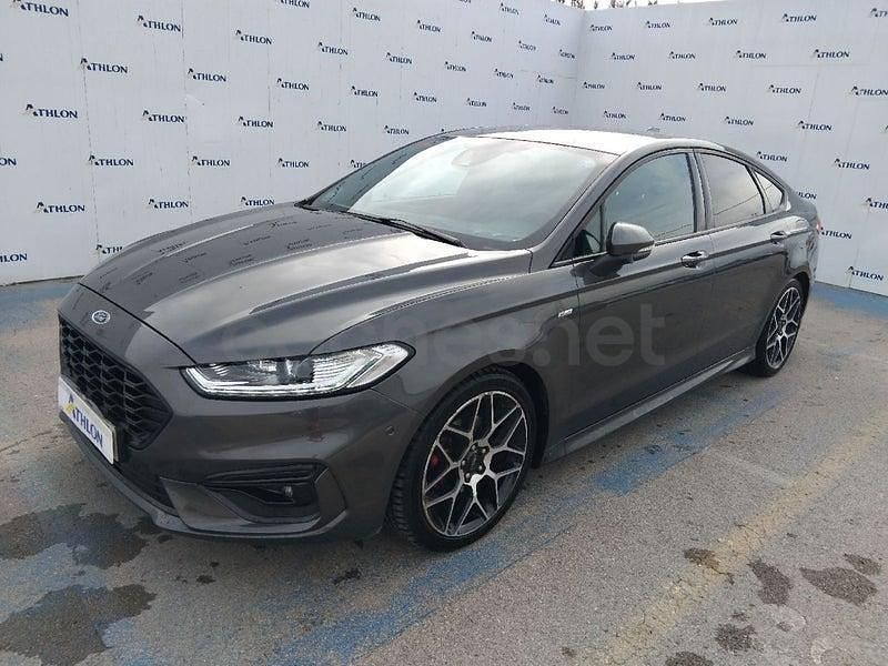 Usado Ford Mondeo ST-Line 193 CV (141 kW) 2021 Gris / plata Berlina