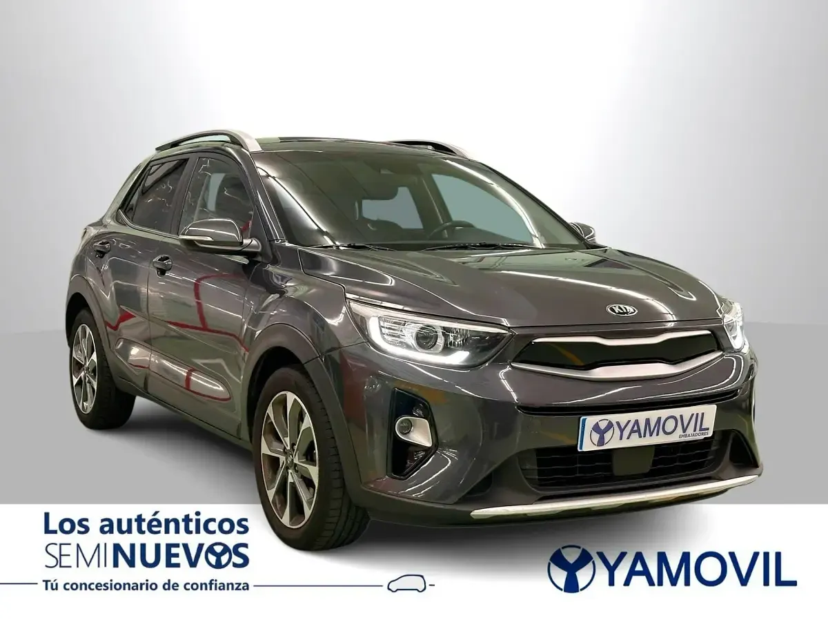 Usado Kia Stonic 120 CV (88 kW) 2017 Gris / plata SUV