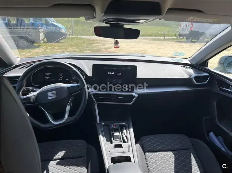 Usado Seat Leon FR 150 CV (110 kW) 2023 Gris / plata Familiar