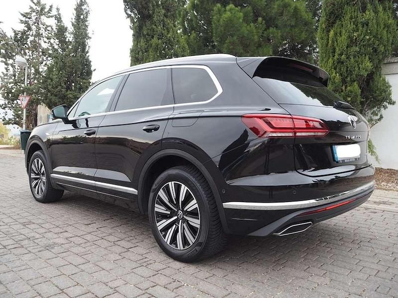 Usado VW Touareg Elegance 340 CV (250 kW) 2021 Negro SUV