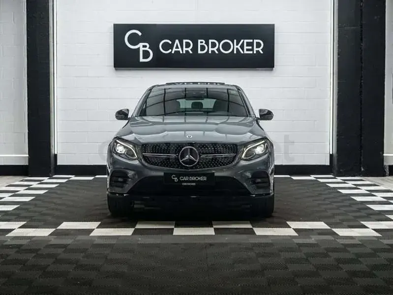 Usado Mercedes GLC43 AMG 367 CV (269 kW) 2019 Gris / plata SUV