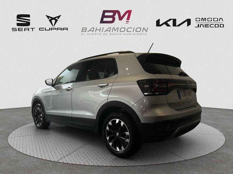 Usado VW T-Cross Advance 110 CV (80 kW) 2022 Gris SUV
