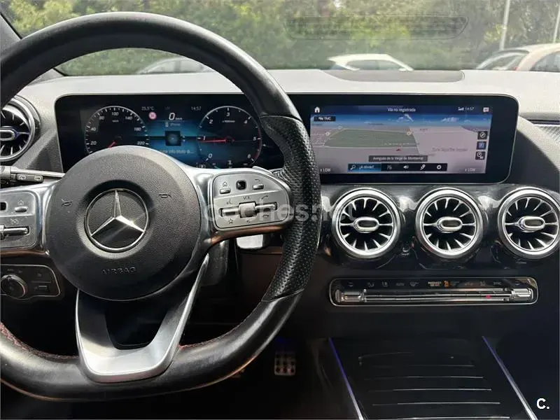Usado Mercedes B180 109 CV (80 kW) 2019 Rojo Utilitario