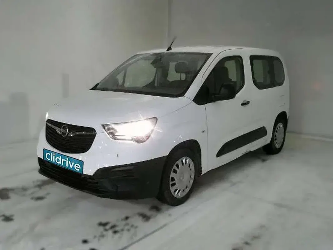 Usado Opel Combo Life Selective 102 CV (75 kW) 2020 Blanco Monovolumen