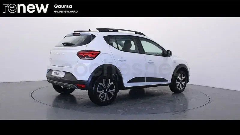Używany Dacia Sandero Expression 91 KM (66 kW) 2023 Biały Sedan/Limuzyna