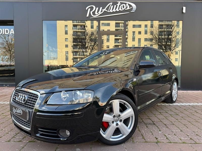 Usado Audi A3 Ambition 105 CV (77 kW) 2005 Negro Utilitario
