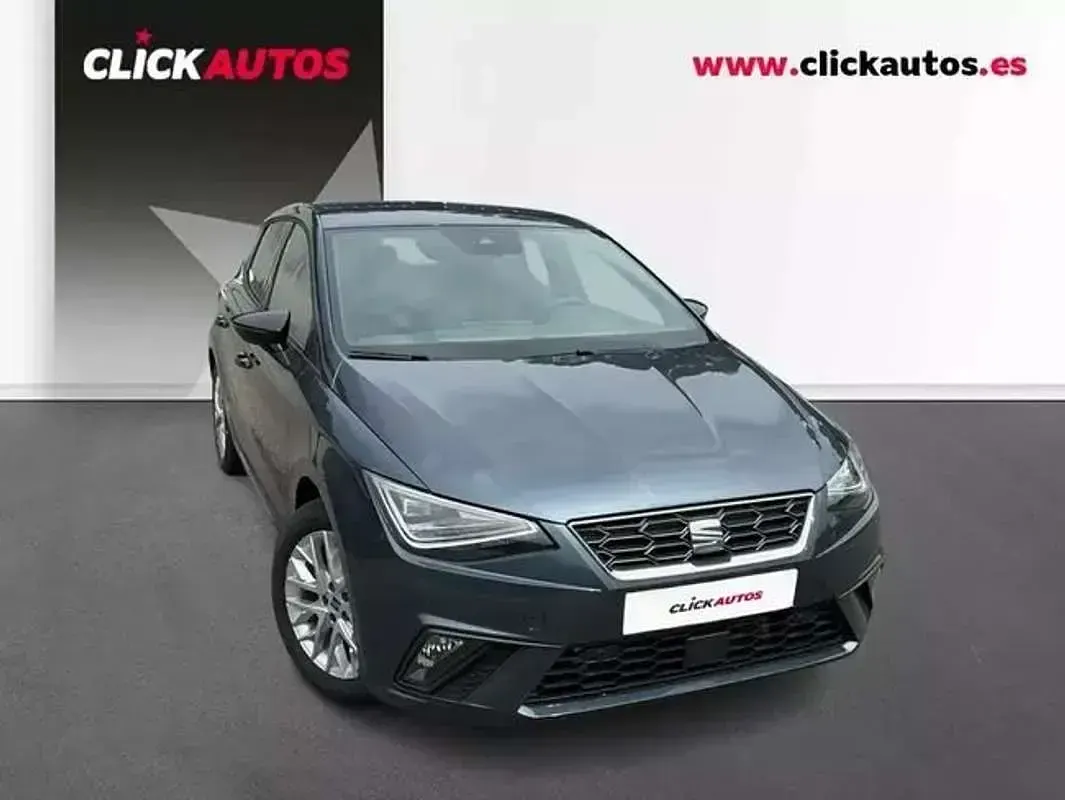 Usado Seat Ibiza FR 116 CV (85 kW) 2025 Gris Utilitario
