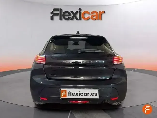 Usado Peugeot 208 Allure 100 CV (73 kW) 2025 Negro Utilitario