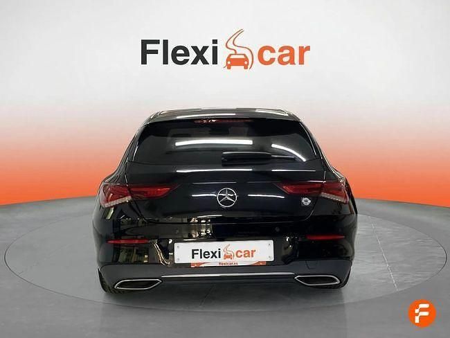 Usado Mercedes CLA200 Shooting Brake 150 CV (110 kW) 2020 Gris Familiar