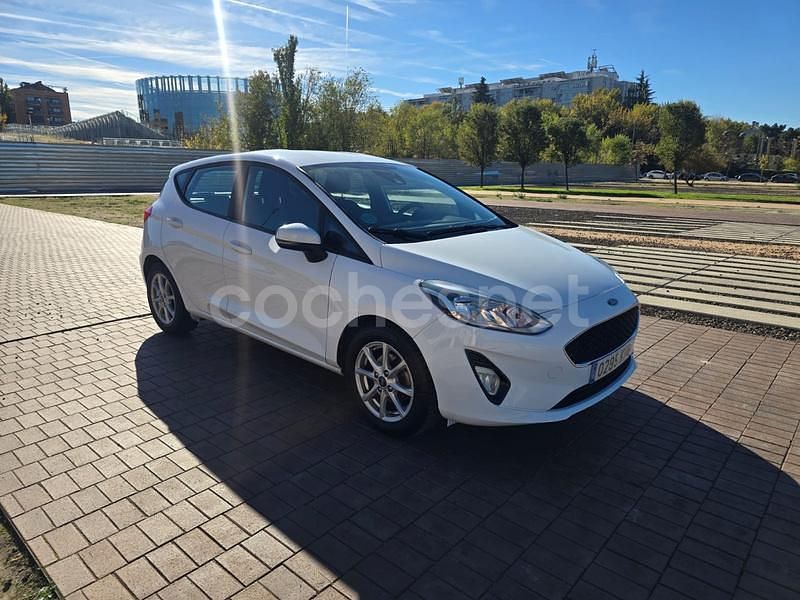 Usado Ford Fiesta Trend 86 CV (63 kW) 2018 Blanco Berlina