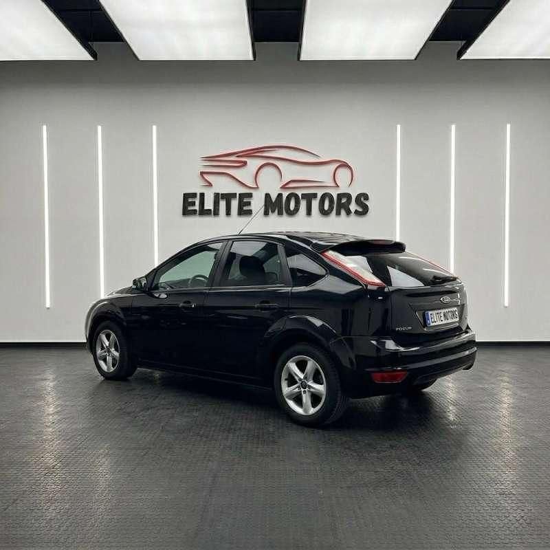 Usado Ford Focus 109 CV (80 kW) 2009 Negro Utilitario