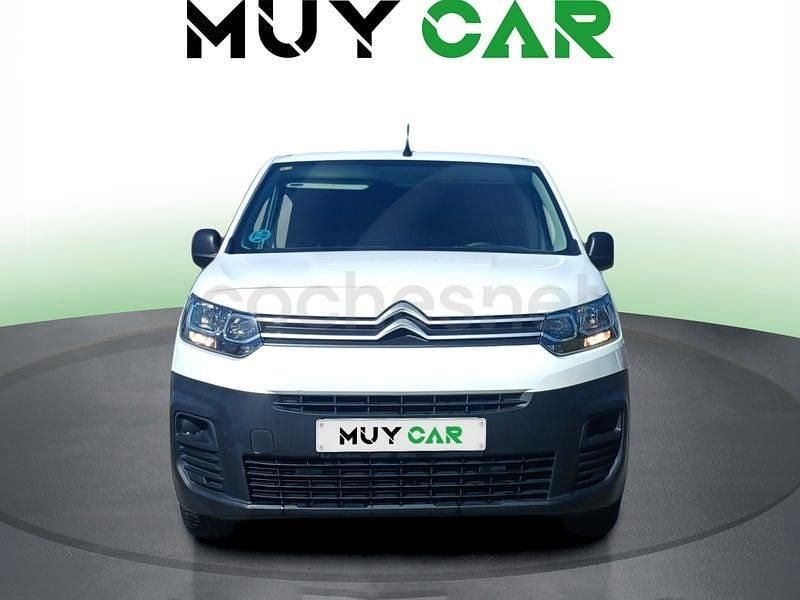 Usado Citroën Berlingo Feel 102 CV (75 kW) 2022 Blanco Monovolumen
