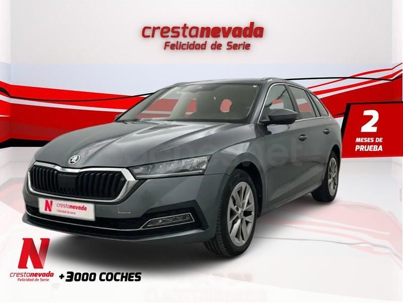 Usado Skoda Octavia Selection 150 CV (110 kW) 2023 Gris / plata Familiar
