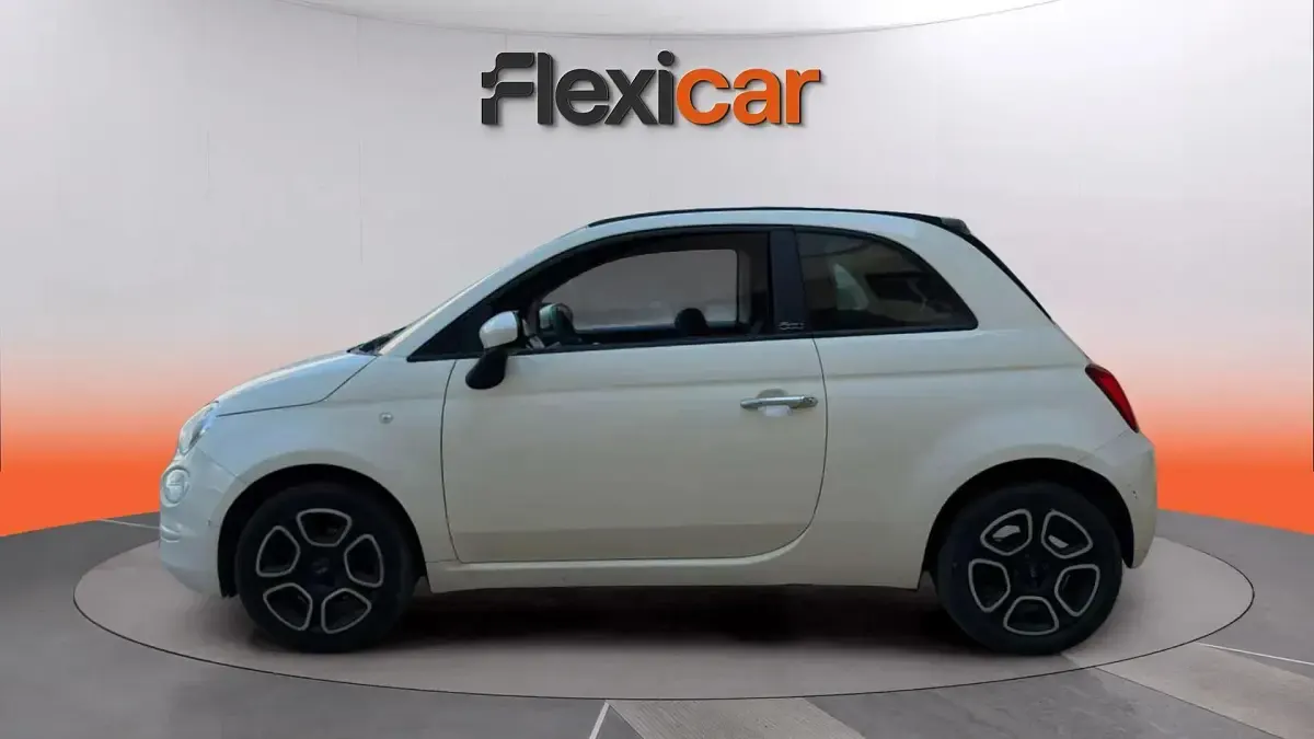 Usado Fiat 500 Club 71 CV (52 kW) 2023 Blanco Descapotable