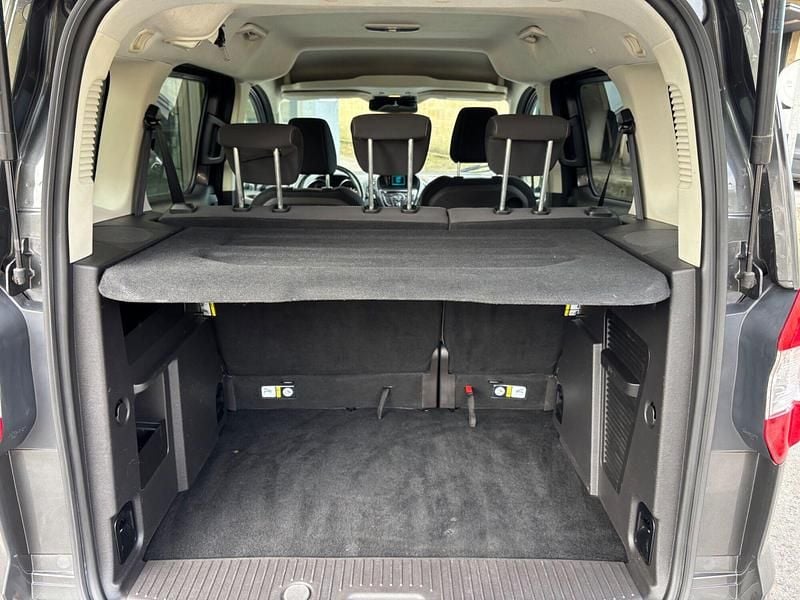 Gris / plata Usado 2017 Ford Tourneo Courier Titanium Monovolumen | 10.990 € (Precio justo) - Imagen 1/4