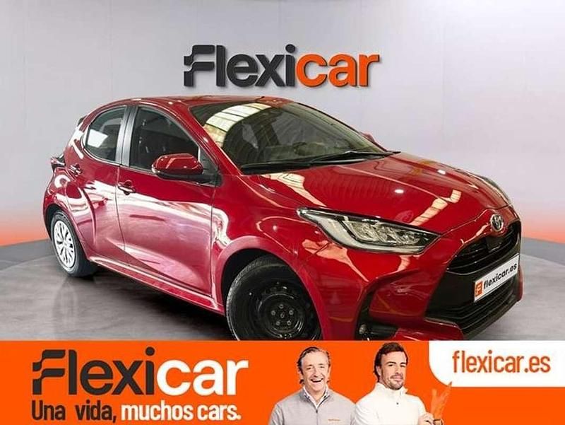 Usado Toyota Yaris Hybrid Active 116 CV (85 kW) 2023 Burdeos Utilitario
