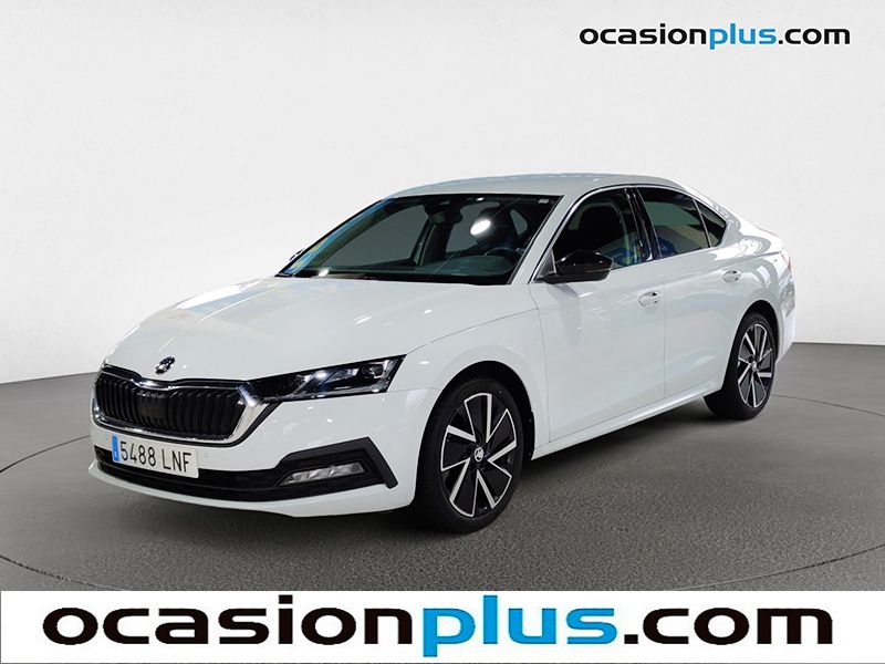 Blanco Usado 2021 Skoda Octavia Ambition Berlina | 17.955 € (Precio justo) - Imagen 1/4